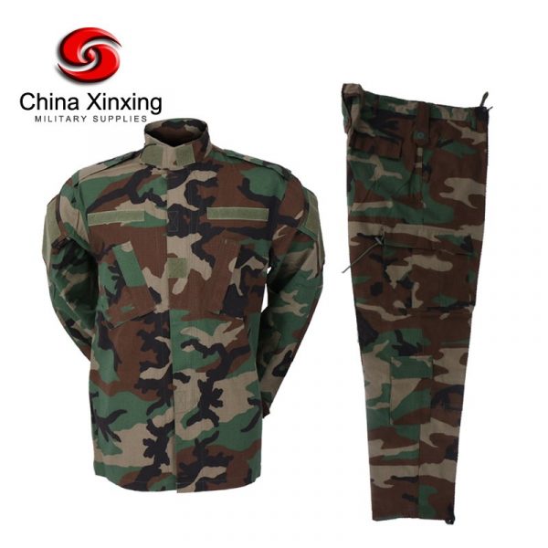 Uniforme militaire de Woodland Camouflage vêtements de Combat de l'armée de Camouflage de la Jungle uniforme tactique ACU YL06